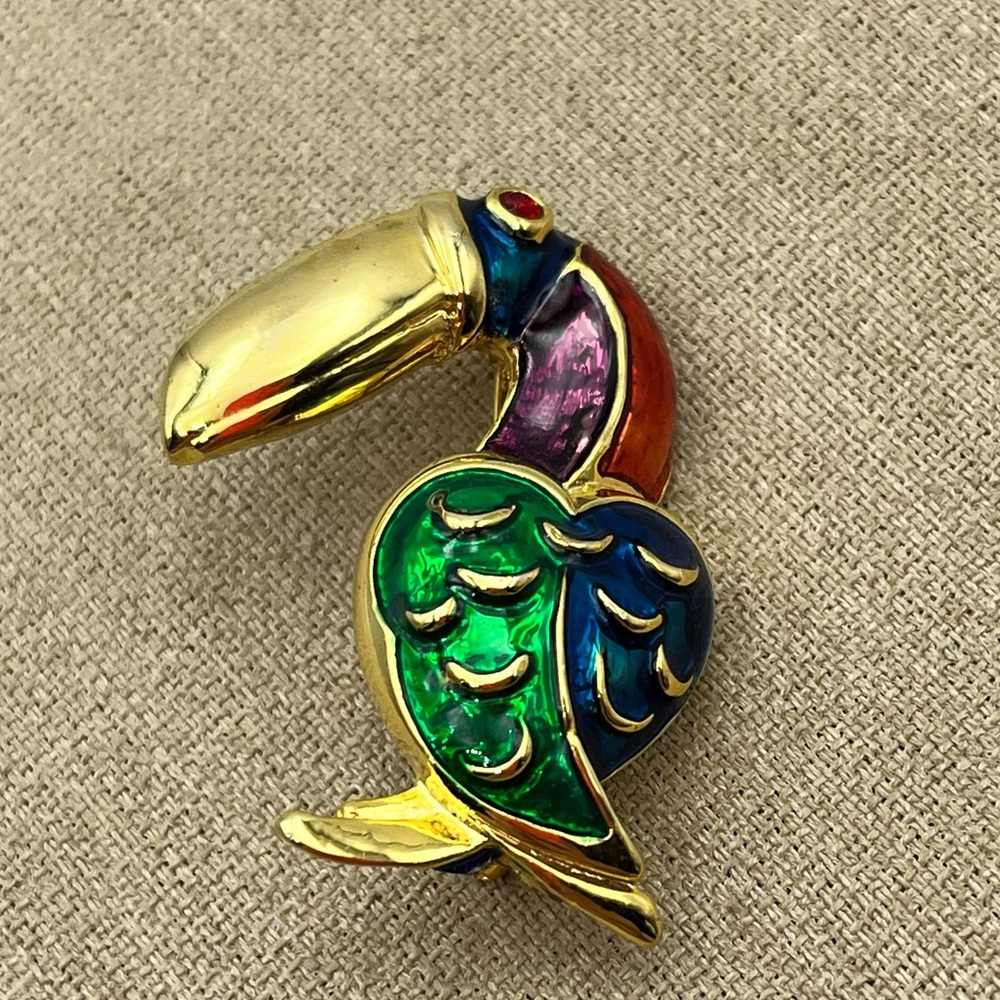 Enamel goldtone toucan Brooch